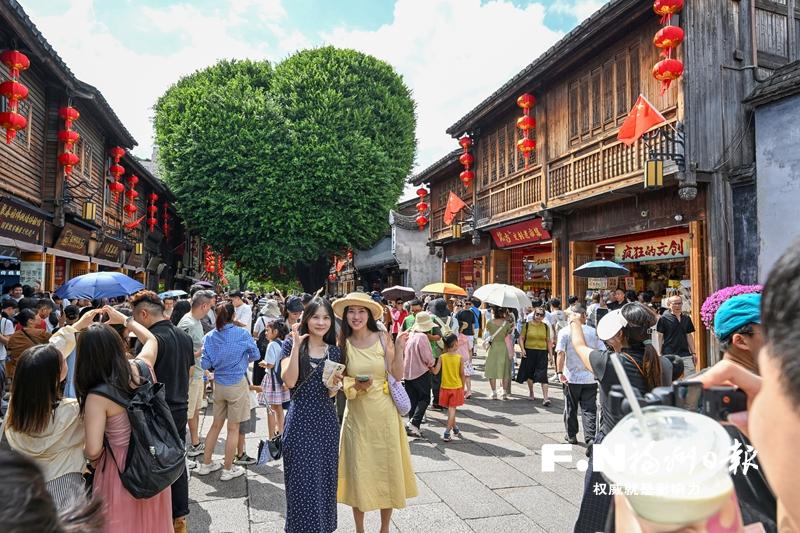 三坊七巷：福州文化遗产保护的生动见证